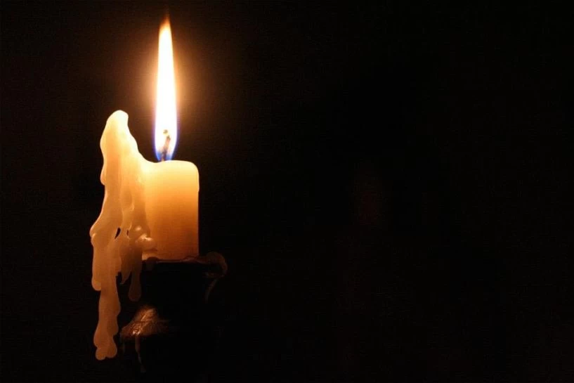 Ράγισαν και οι πέτρες στην κηδεία του πολύτεκνου πατέρα που σκοτώθηκε σε τροχαίο! (εικόνα)